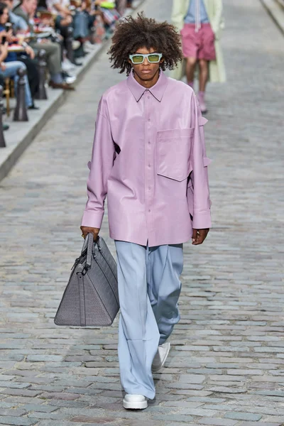 Look 3